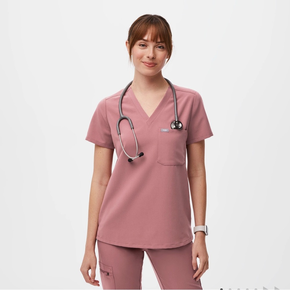 Figs Women's Mauve Scrub Set